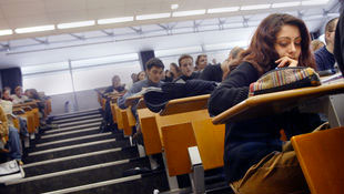 Dans un amphithéâtre de l'université de LYon, en 2004.